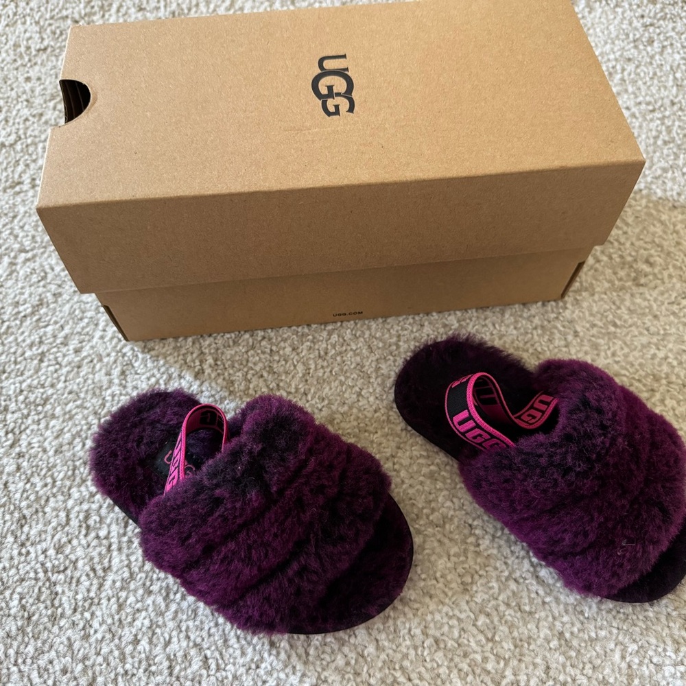Toddler UGG Fluff Yeah Slides in Black/Pink Size: 7T